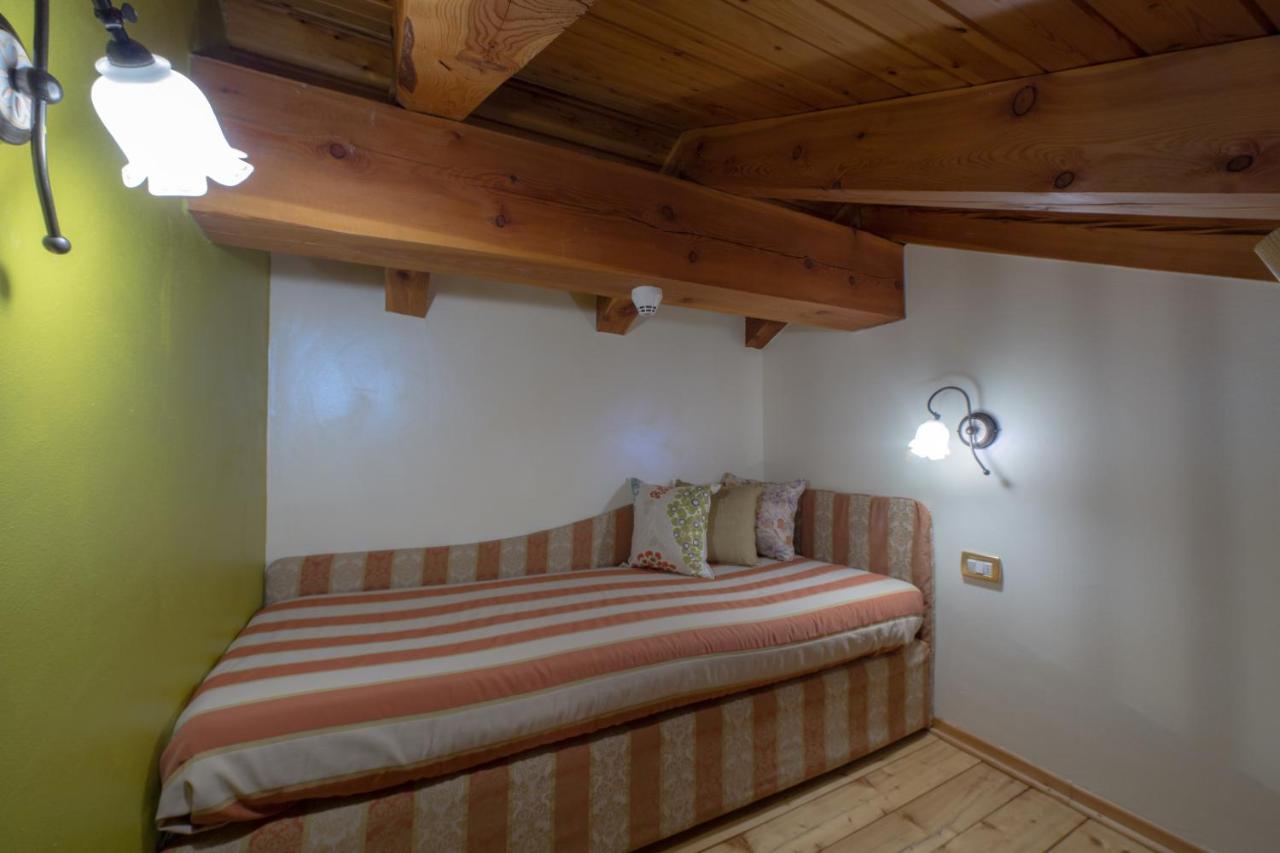 Hotel Lo Fleyé Saint-Pierre Extérieur photo