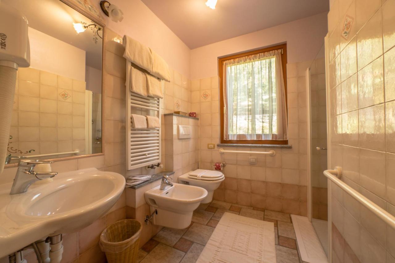 Hotel Lo Fleyé Saint-Pierre Extérieur photo