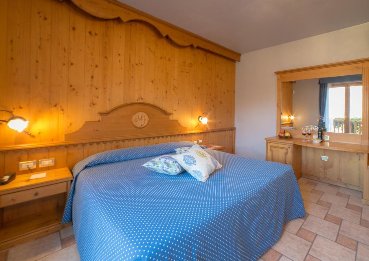 Hotel Lo Fleyé Saint-Pierre Extérieur photo