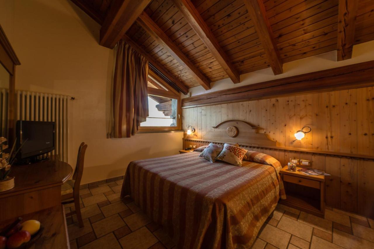Hotel Lo Fleyé Saint-Pierre Extérieur photo