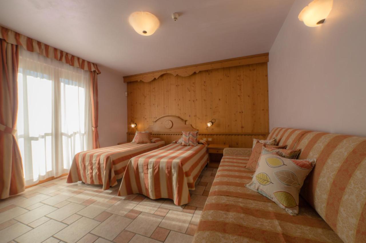 Hotel Lo Fleyé Saint-Pierre Extérieur photo