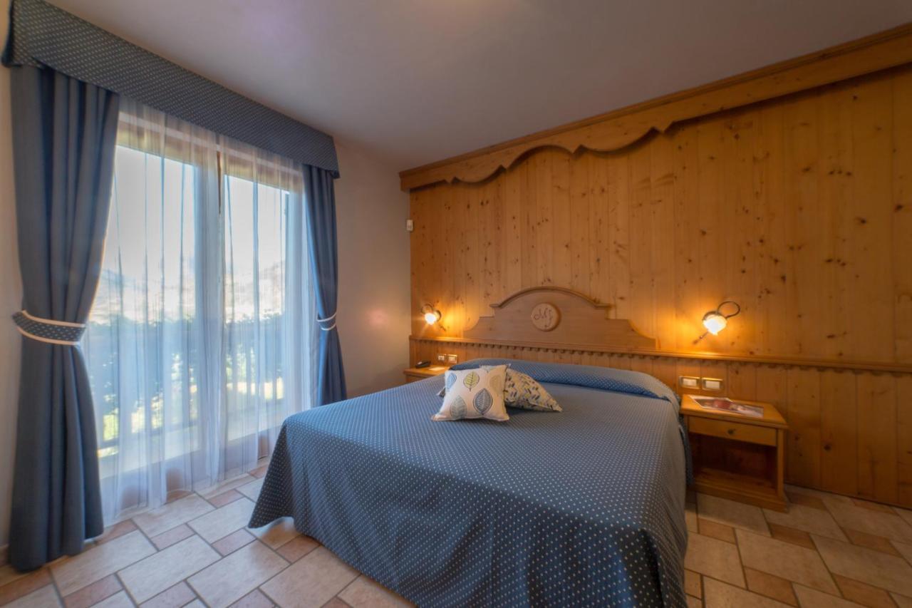 Hotel Lo Fleyé Saint-Pierre Extérieur photo