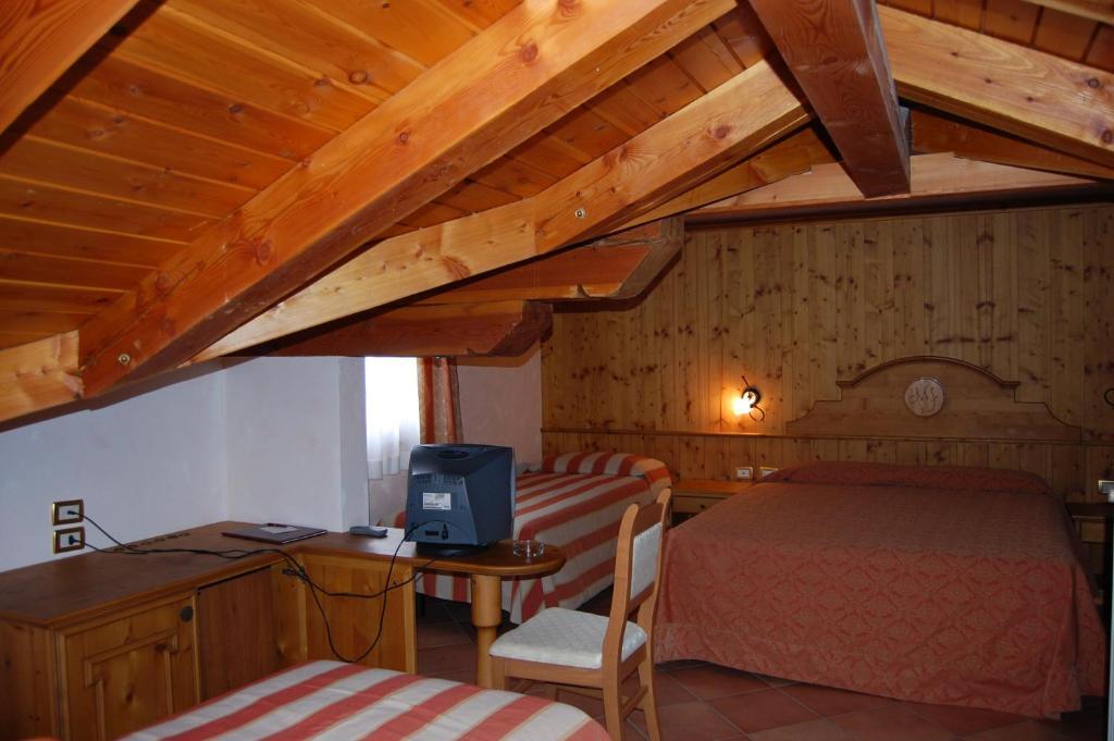 Hotel Lo Fleyé Saint-Pierre Extérieur photo
