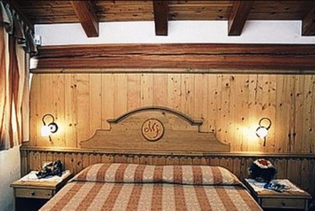 Hotel Lo Fleyé Saint-Pierre Extérieur photo
